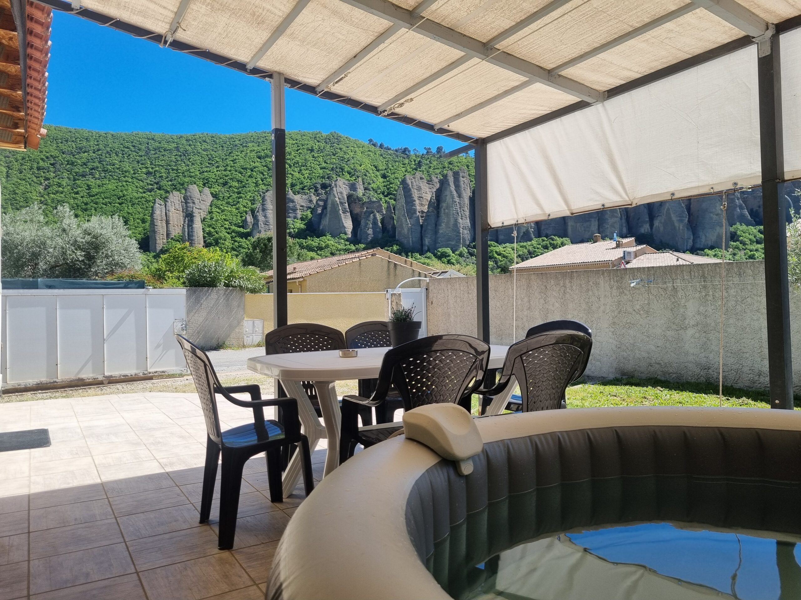 Maison familiale avec spa et vue sur les Pénitents pour 6 personnes